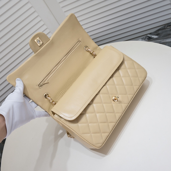 シャネルバッグ素材ディテール